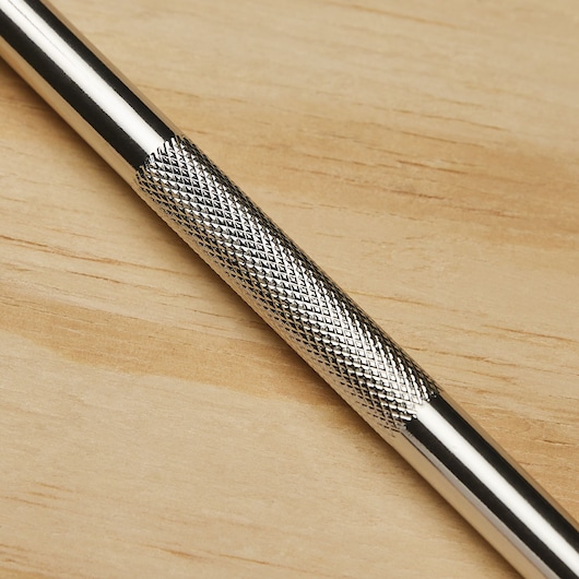 Anti slip control grip feature of 5 inch Hobby knife.