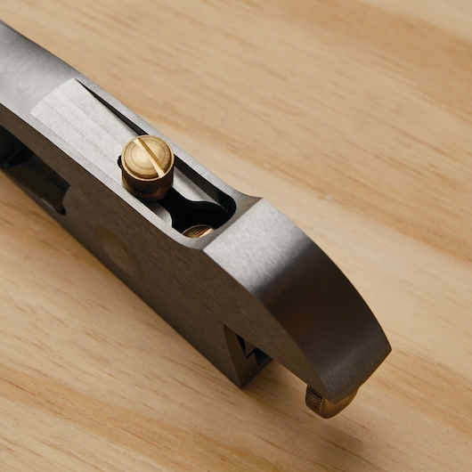 Pivoting knob feature of Number 92 sweetheart shoulder / chisel plane.