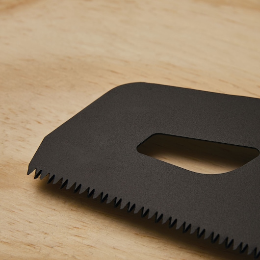 Triple ground tooth technology feature in 15 inch fatmax tri material hand saw.