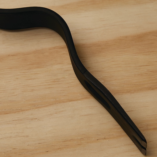 Tight radius on bend angle aids in positioning bar feature of  15 inch super wonder bar pry bar.