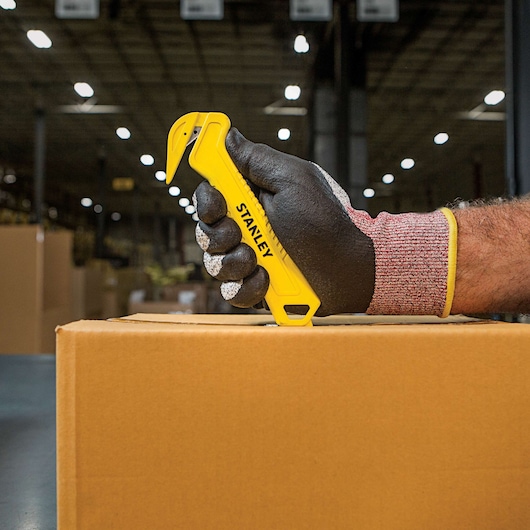 Single Sided Pull Cutter Tape splitter side being used.