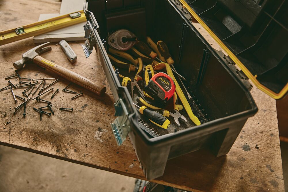 25 FOOT HIGH VISIBILITY LEVER LOCK TAPE MEASURE Placed in tool box along with other tools.
25 FOOT HIGH VISIBILITY LEVER LOCK TAPE MEASURE Placed in tool box along with other tools.